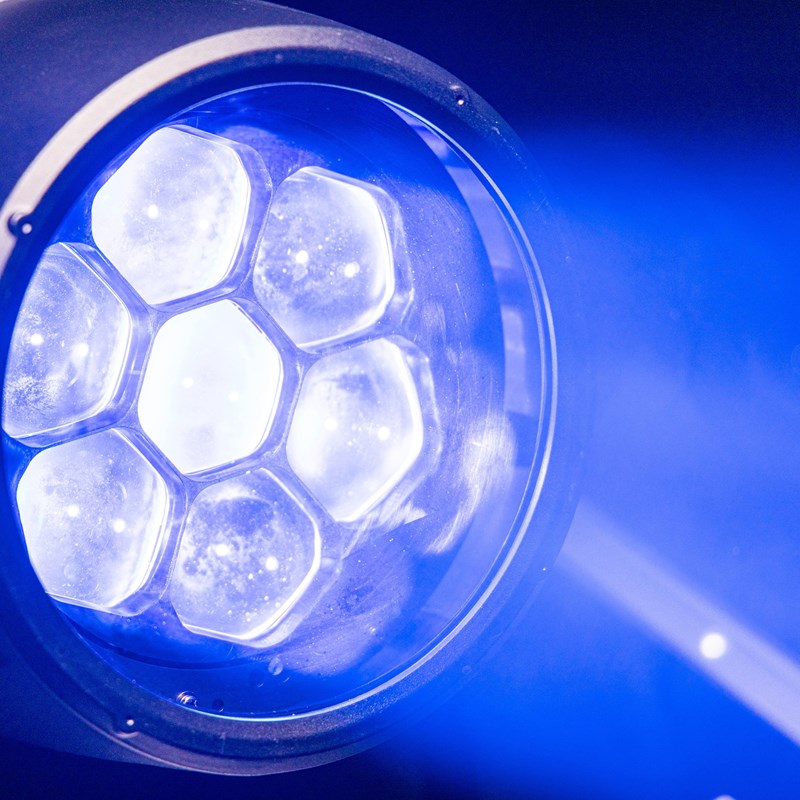 Projecteur LED RGBW 280W - Zoom 5°-45° - IP65 DMX - Evolite - IPAR740RGBW-Z - bleu