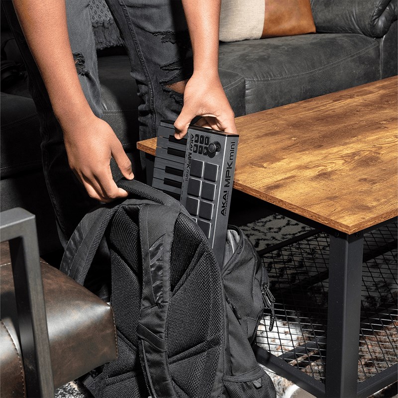 Clavier MIDI USB 25 Mini Notes 8 Pads Écran OLED - Akai KAP MPKMINI3GREY - studio