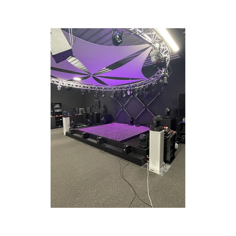 Piste de danse composée de 25 dalles lumineuses - présentation