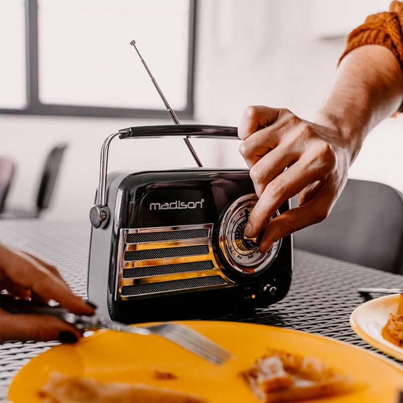 Radio vintage sur batterie - BT, USB & FM - 30W - Noir anniversaire
