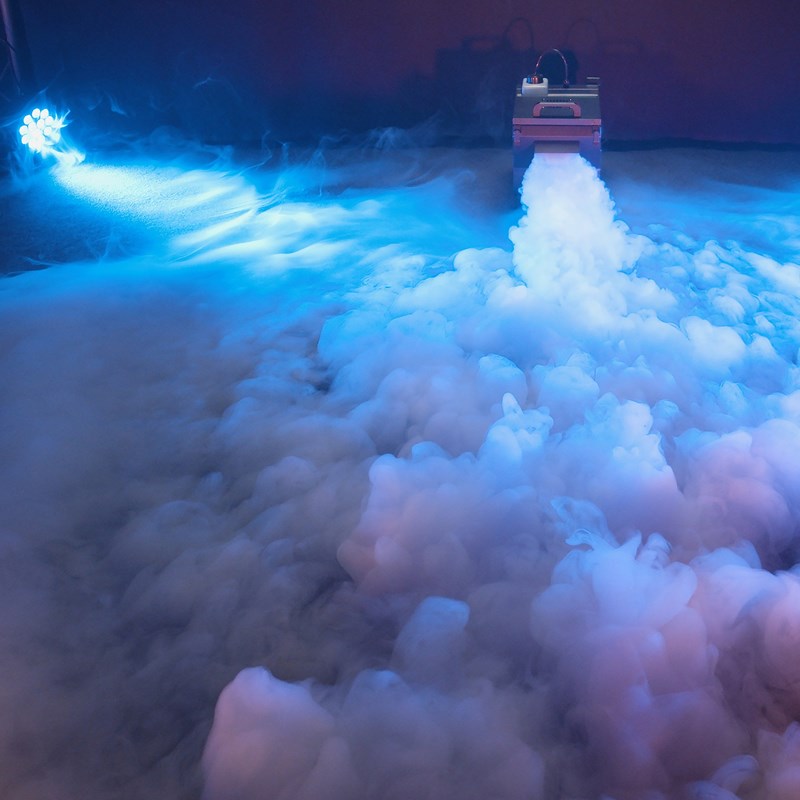 Machine fumée lourde à eau - 1000W DMX + télécommande - Cirrus 1000 ambiance