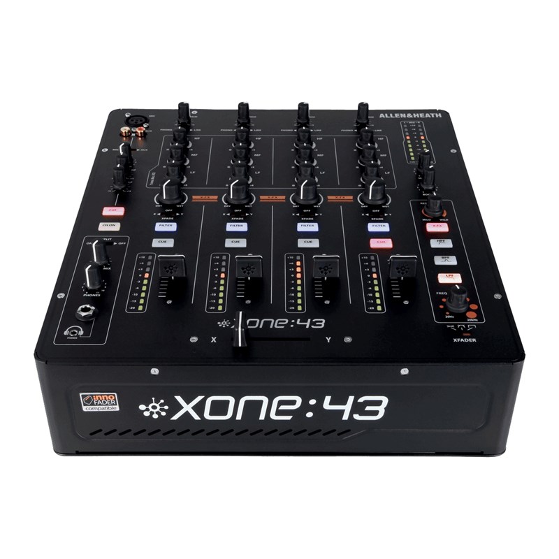 Consoles Club - 4 voies stéréo, 2 out stéréo - table mixage dj