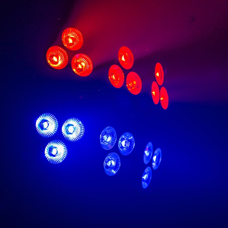 Jeu de lumière LED multicolore - strobe & télécommande - DJ 6 Pack LED PAR Light