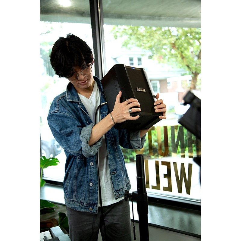 Enceinte Amplifiée Portable sur Batterie - 200W BT pied support