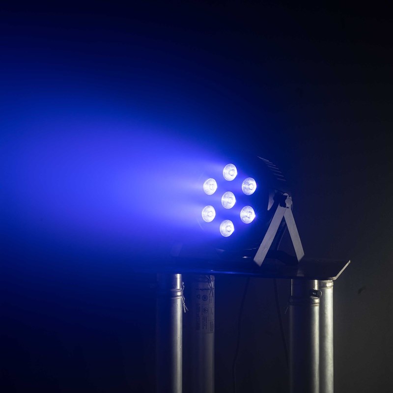Projecteur PAR - 7 LED RVBB 6W - Télécommande - bleu