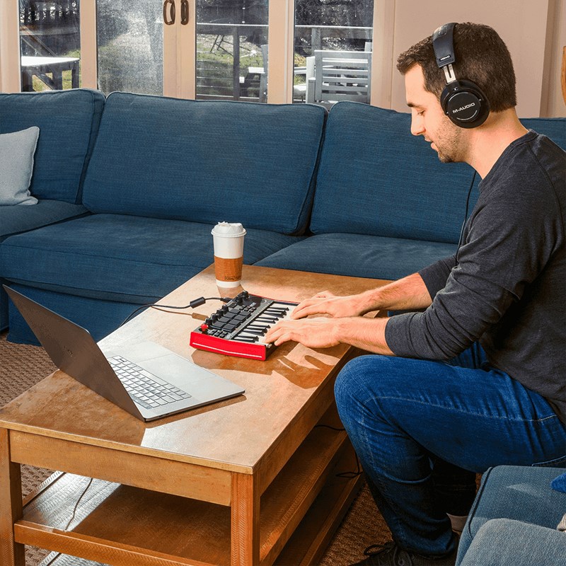 Clavier MIDI USB - 25 Mini Notes 8 Pads Écran OLED - home dj