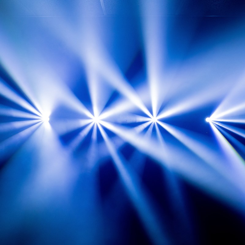 Lyre Beam LED 120W 12 couleurs - 11 Gobos lumineux