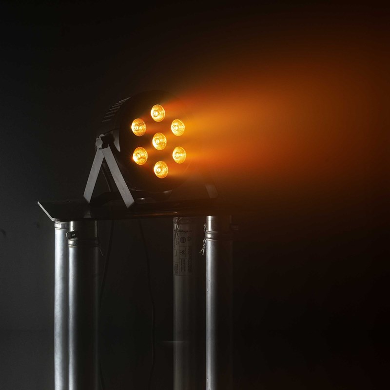Projecteur PAR - 7 LED RVBB 6W - Télécommande - ambre