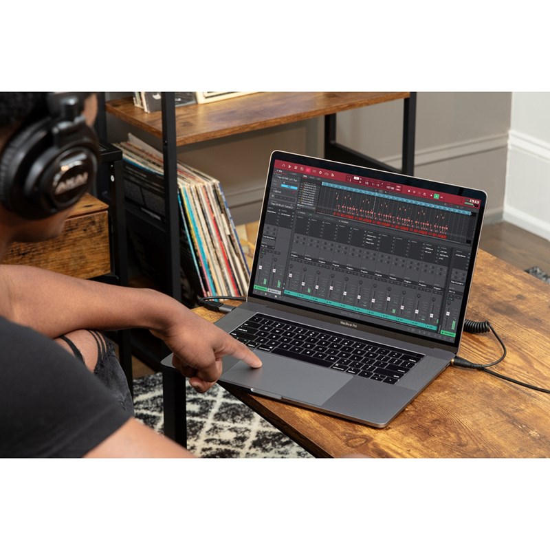 Clavier MIDI USB 25 Mini Notes 8 Pads Écran OLED - Akai KAP MPKMINI3BK - pc