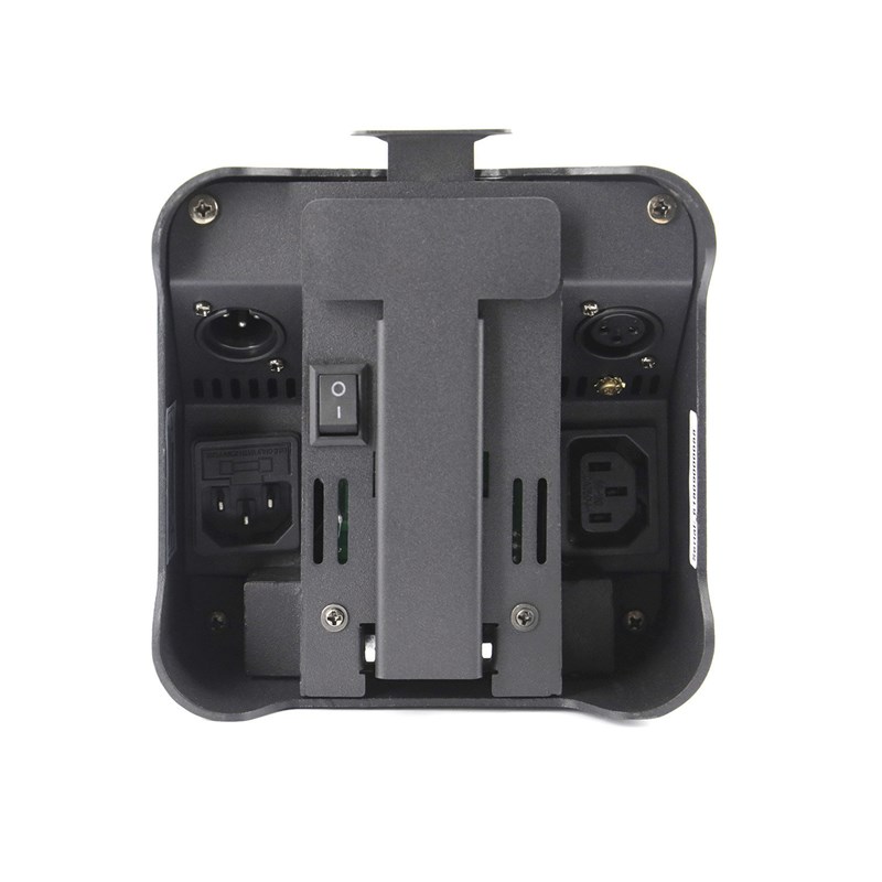 Projecteur à LED 4x15W sur batterie scène