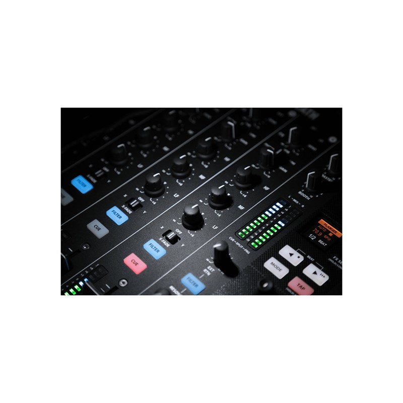 Consoles Club - 4+1 voies stéréo, 2 out stéréo avec effets - zoom bouton